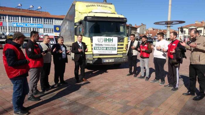 Tavşanlı’dan Suriye’ye Yardım Tırı Yola Çıktı