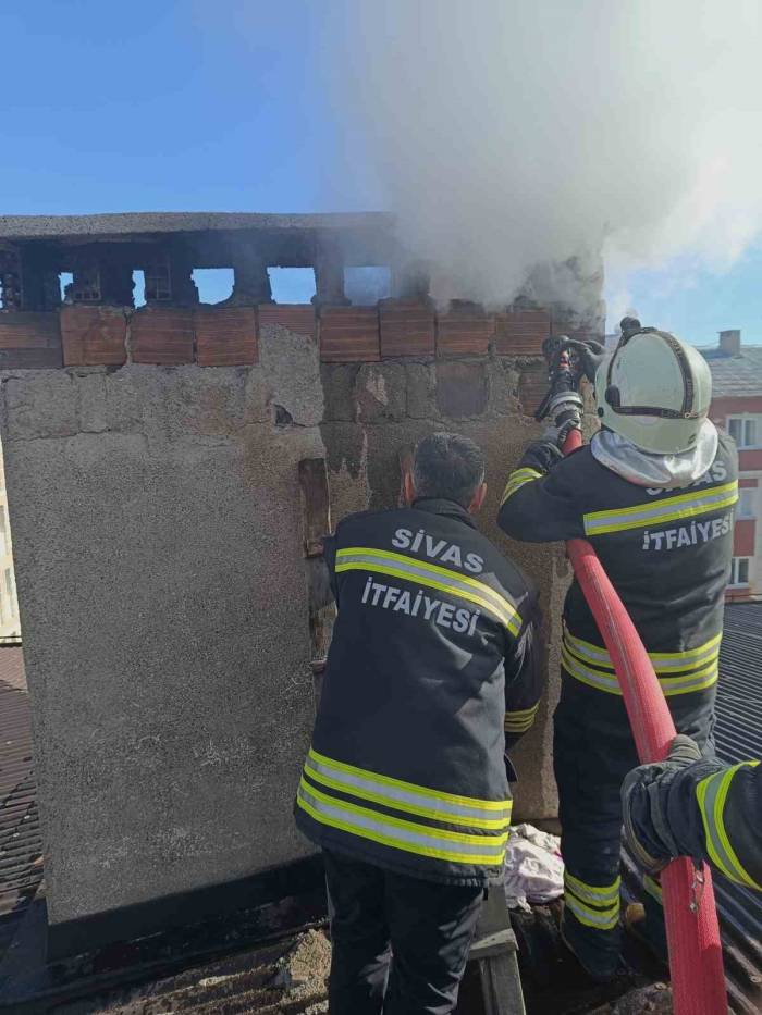 Sivas’ta Baca Yangını İtfaiyenin Zamanda Müdahalesi İle Söndürüldü