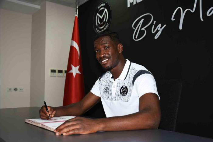 Manisa Fk, İki Futbolcuyla Yollarını Ayırdı