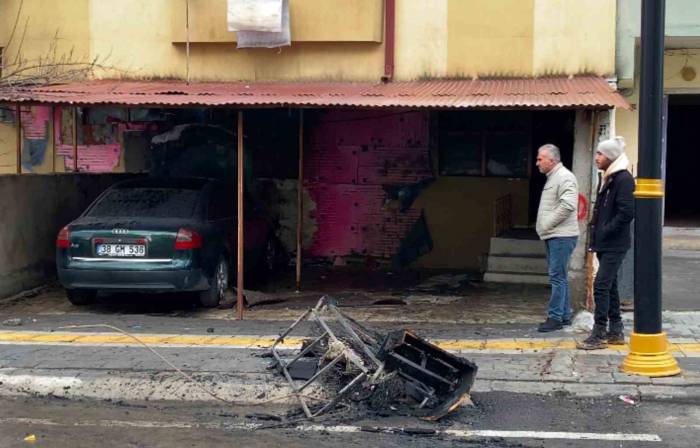 Sivas’ta Yanan Araçta Kundaklama Şüphesi