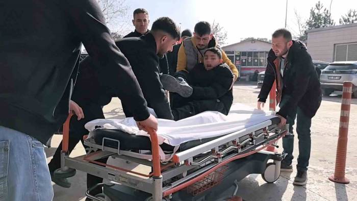 12 Yaşındaki Çocuk, Elektrikli Bisikletiyle Otomobilin Altında Kaldı