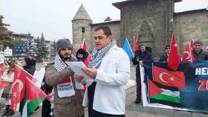 Sağlıkçıların 63 Haftadır Süren Sessiz Yürüyüşü