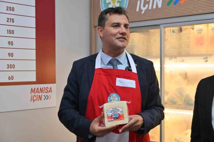 Manisa Büyükşehir Belediyesi Üreticiden Tüketiciye Köprü Oldu