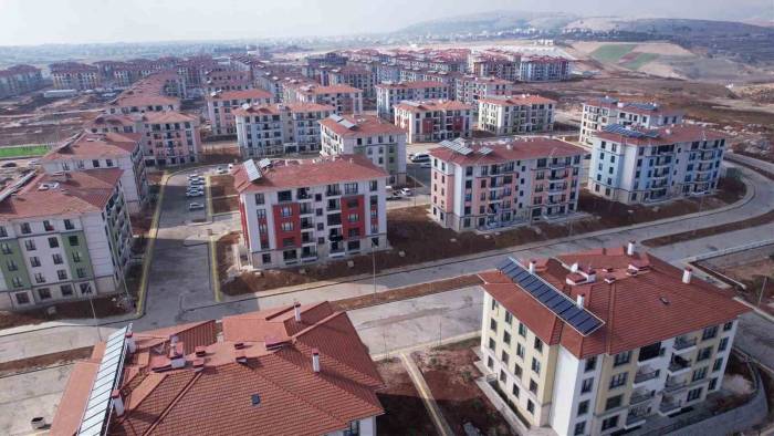 Baykar’ın Konutlarına Yerleşen Depremzedelerden Teşekkür