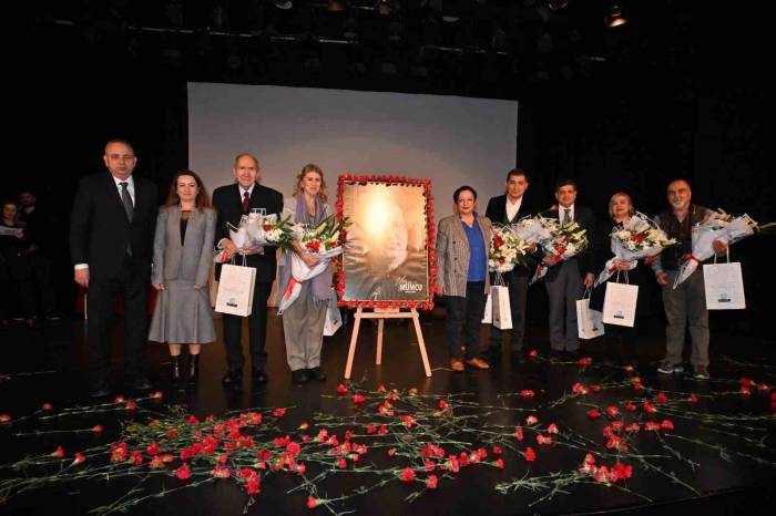 Uğur Mumcu’nun İsmi Manisa Şehir Tiyatrosu’nda Yaşayacak