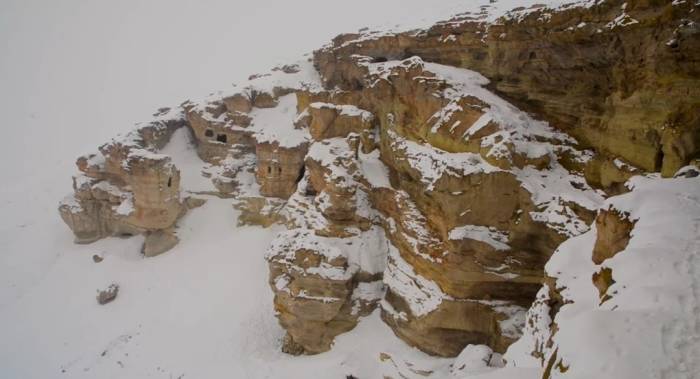Diyadin’de Göz Kamaştıran Mağaralar