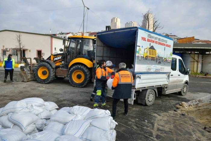 Esenyurt Belediyesi Kış Şartlarıyla Mücadeleye Hazır