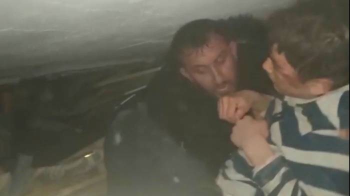 İtfaiyeci Baba Enkaz Altındaki Oğluna "Sen Bekle" Dedi, Önce Başkalarını Kurtardı