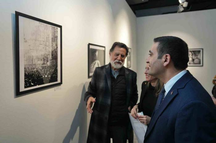 "Denizin Kıyıları" İsimli Fotoğraf Sergisi Beyoğlu’nda Sanatseverlere Kapılarını Açtı