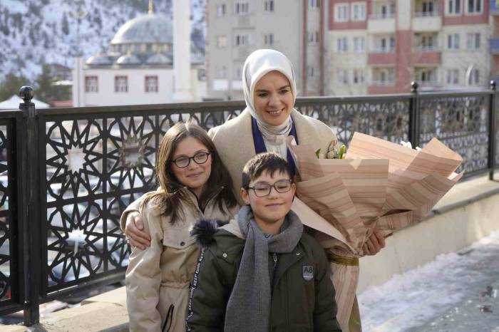 Bakan Mahinur Özdemir Göktaş Gümüşhane’de Ziyaretlerde Bulundu
