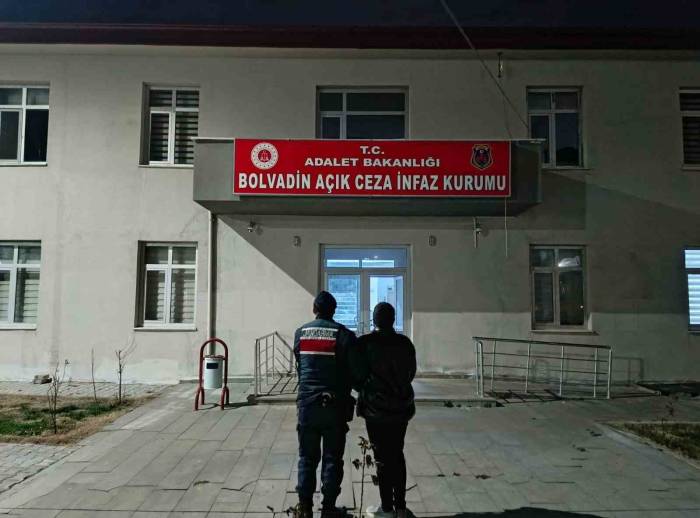 Afyonkarahisar’da Kaçak Dolandırıcılar Yakalandı