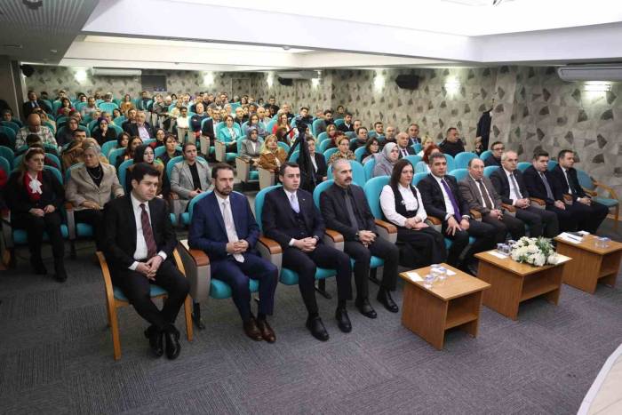 Dijital Okuryazarlık Ve Dijital İletişim Becerileri Eğitimi Sona Erdi