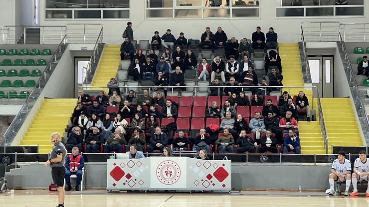 rize-belediyespor-2024-2025-hentbol-sezonu-erkekler-super-ligi-vedat-pars-sezonunun-17-haftasinda-sahasinda-oynadigi-macta-trabzon-bbskya-37-35-yenildi-2.jpg