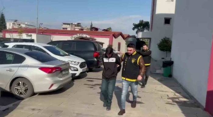 Kuyumcu Soyup İmitasyon Ürün Çalan Hırsızlar Polisten Kaçamadı