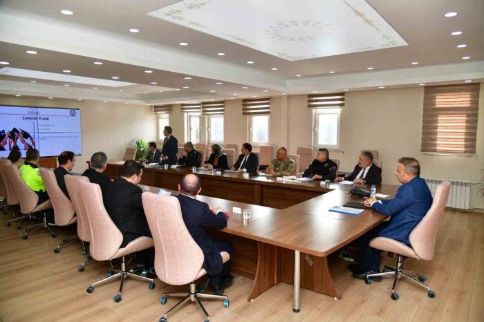 Ardahan’da "Üniversite Güvenlik Ve Koordinasyon" Toplantısı Yapıldı