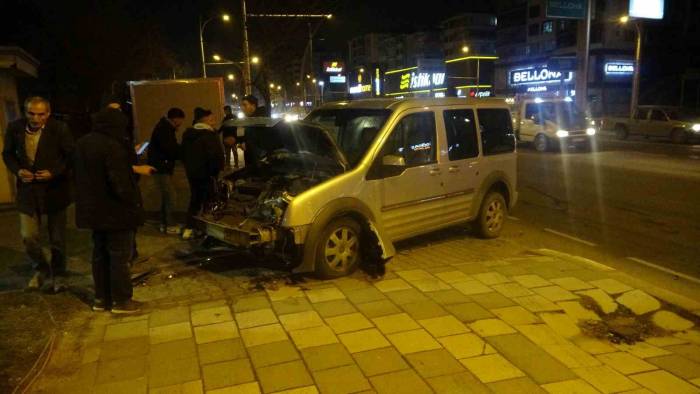 Malatya’da Zincirleme Kazalarda 8 Araç Birbirine Girdi