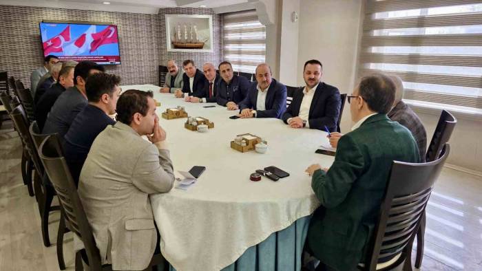 Siirt Valisi İlçe Ve Belde Belediye Başkanlarıyla Bir Araya Geldi