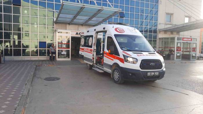 Uçurumdan Yuvarlanarak Takla Atan Otomobilden Sağ Çıktılar