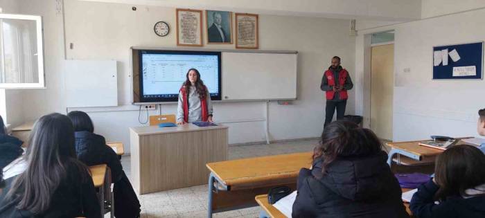 Gençler Hayallerini Sahneye Taşıyacak