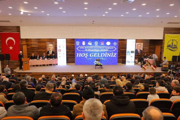 ‘Genç Muhafızlar Hafızlık Yarışması’ Finali Bayburt’ta Yapıldı