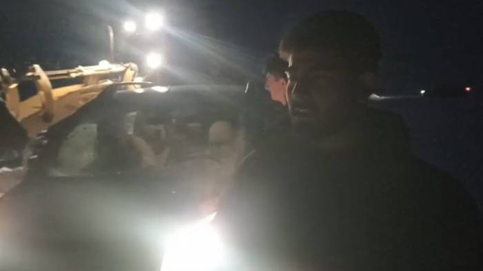 Kars’ta Araçlarında Mahsur Kalan Vatandaşlar Kurtarıldı