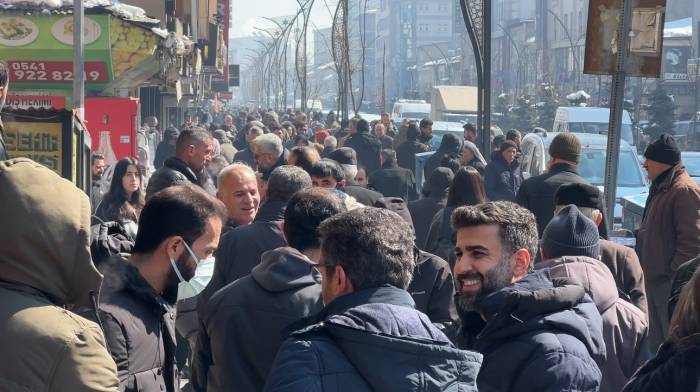 Yüksekova’da Ramazan Yoğunluğu Başladı