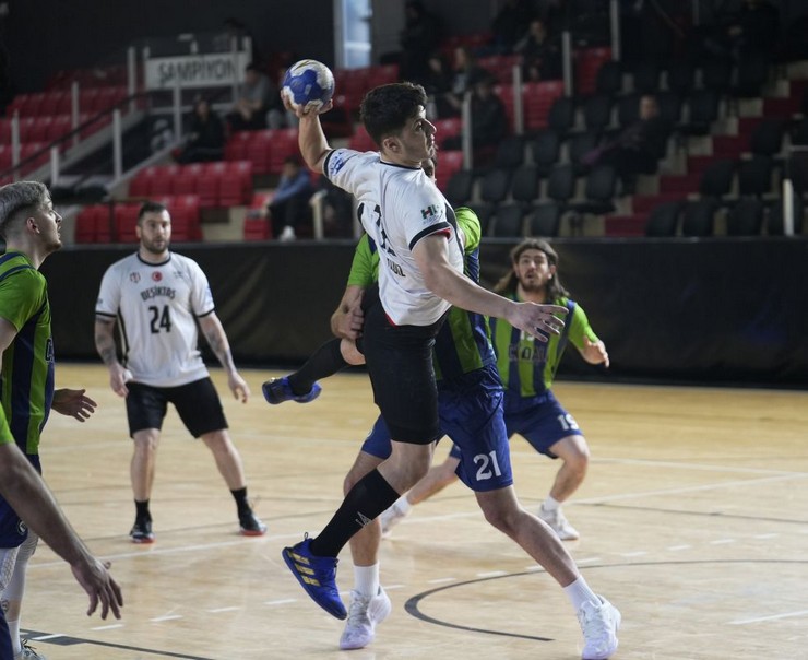 rize-belediyespor-hentbol-erkekler-super-lig-18-hafta-erteleme-macinda-deplasmanda-besiktasa-48-24-yenildi-1.jpg