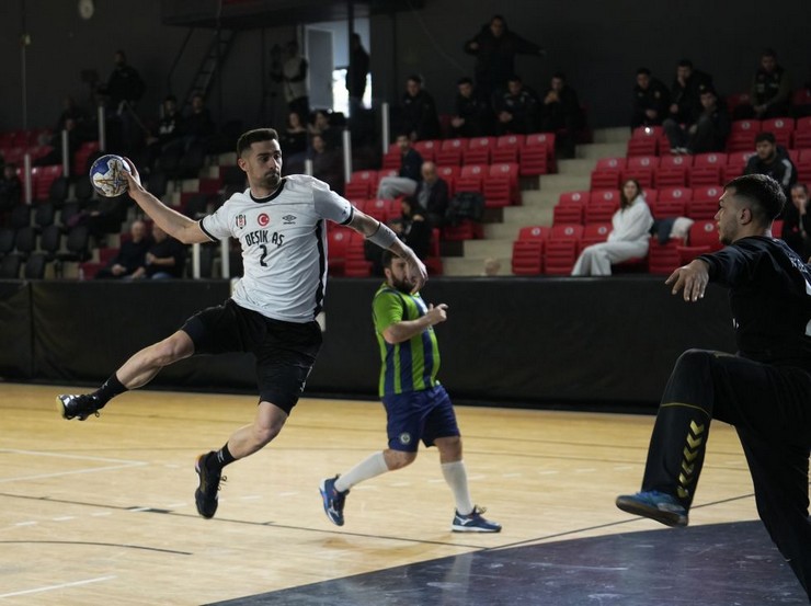 rize-belediyespor-hentbol-erkekler-super-lig-18-hafta-erteleme-macinda-deplasmanda-besiktasa-48-24-yenildi-5.jpg