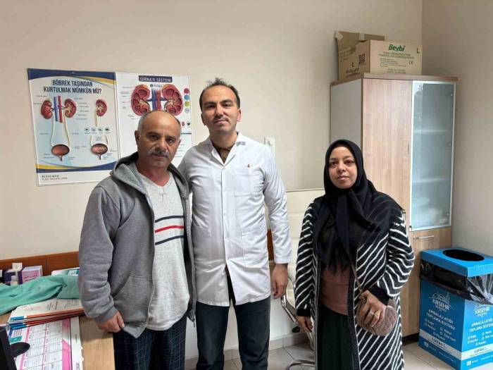 Kırşehir’de Bir Kişinin Böbreğinden 6 Santim Büyüklüğünde Taş Çıkartıldı