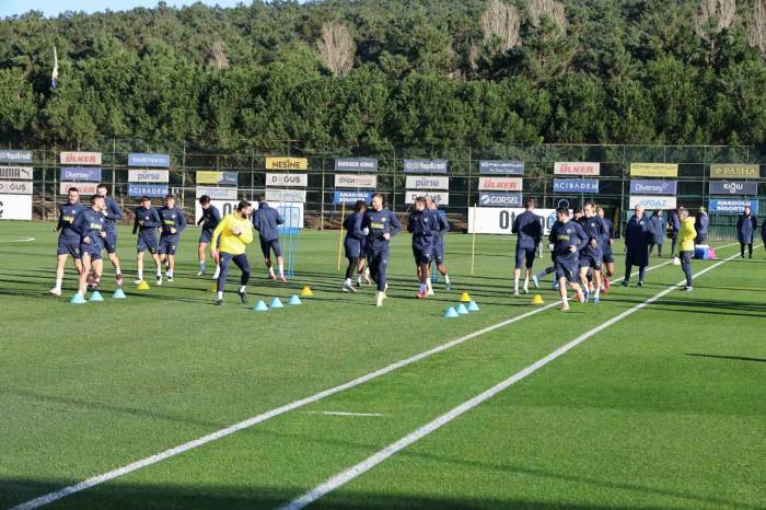 Fenerbahçe, Rangers Maçı Hazırlıklarını Tamamladı