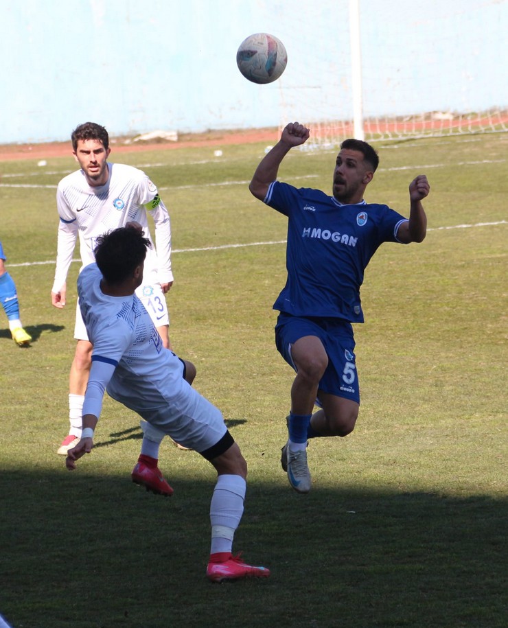 pazarspor-tff-3-lig-3-grup-23-haftasinda-sahasinda-ligde-kumede-kalma-mucadelesi-veren-alanya-1221-fskya-1-0-maglup-olarak-evindeki-galibiyet-ozlemini-5-maca-cikard.jpg