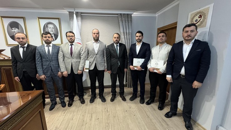 rizede-hafizlar-ve-kuran-i-kerimi-guzel-okuyanlar-yaristi-8.jpg