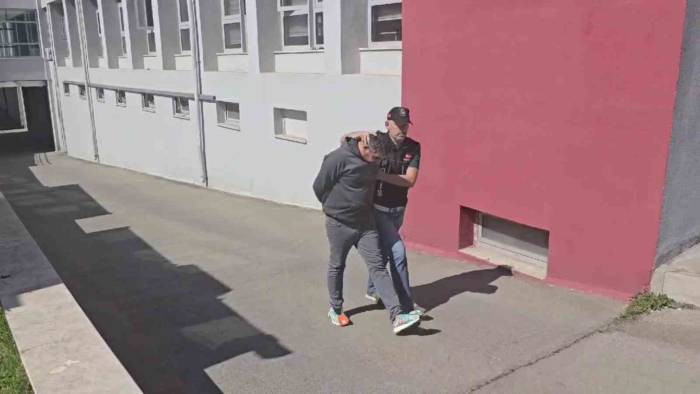 71 Kilo Uyuşturucu Yapacak Hammaddeyle Yakalandı "İçiciyim" Dedi