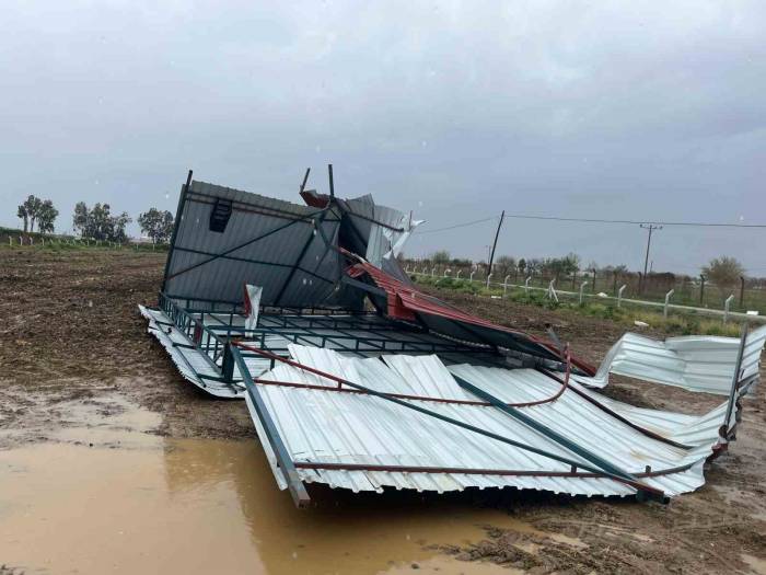 İncirliova’da Fırtına Etkili Oldu