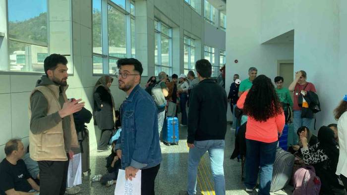 Sarp Sınır Kapısında Bayram Yoğunluğu