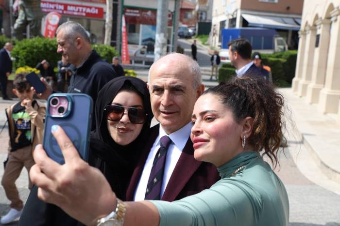 Başkan Akgün, Büyükçekmecelilerle Bayramlaştı