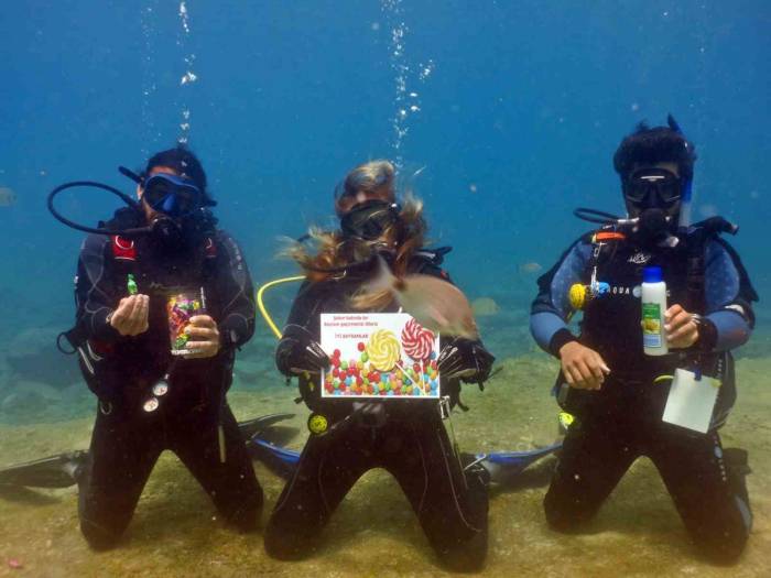 Fethiye’de Dalgıçlar Su Altında Bayramlaştı