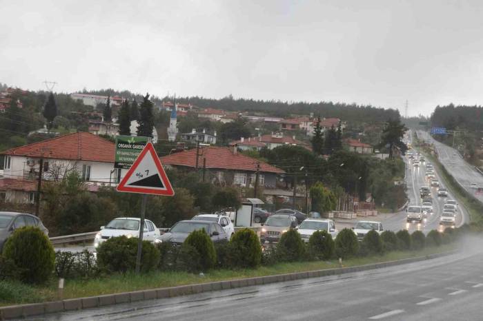 Bayram Tatili Dönüş Yolunda Oluşan Trafik Yoğunluğu Çileye Döndü