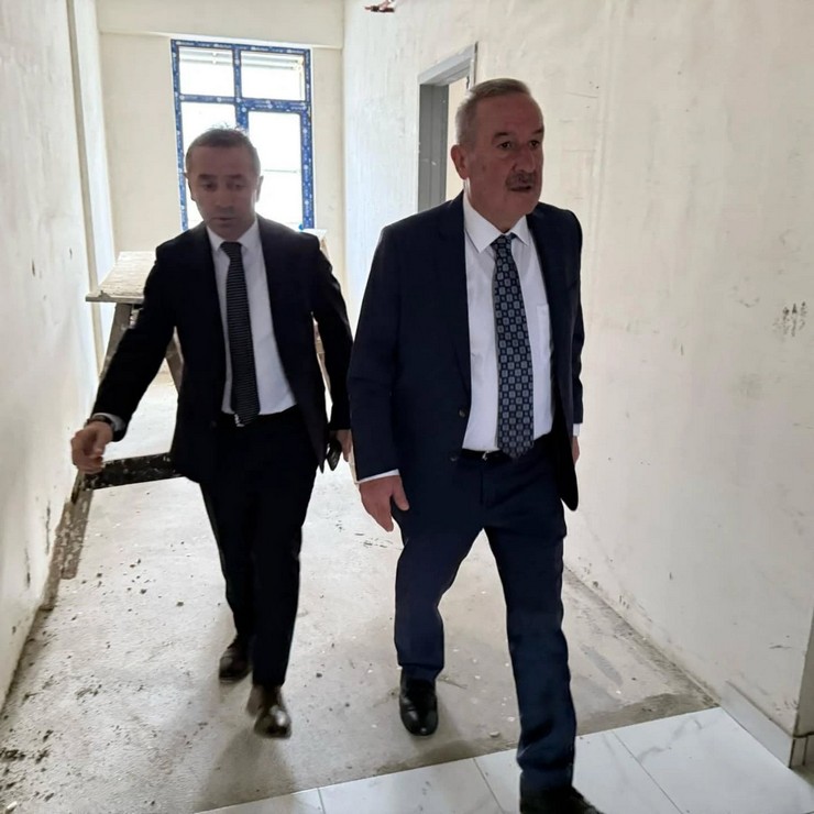 rizedeki-universite-ogrencilerinin-barinma-sorununu-cozmek-amaciyla-genclik-ve-spor-bakanligi-tarafindan-hayata-gecirilen-yurt-projelerinde-onemli-ilerleme-kaydedildigi-6.jpg