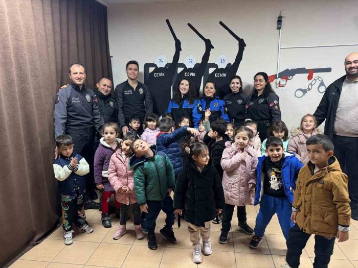 Ağrı’da Öğrencilerden Polis Teşkilatına Anlamlı Ziyaret