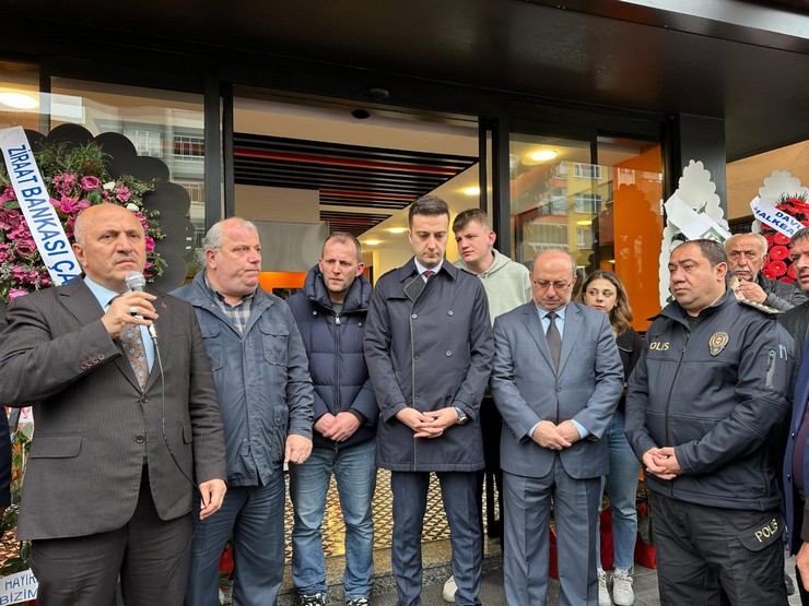 rizenin-cayeli-ilcesinde-genc-girisimci-isadami-kasim-kuru-tarafindan-hayata-gecirilen-bulent-borek-subesinin-acilisi-coskuyla-gerceklestirildi-2.jpg