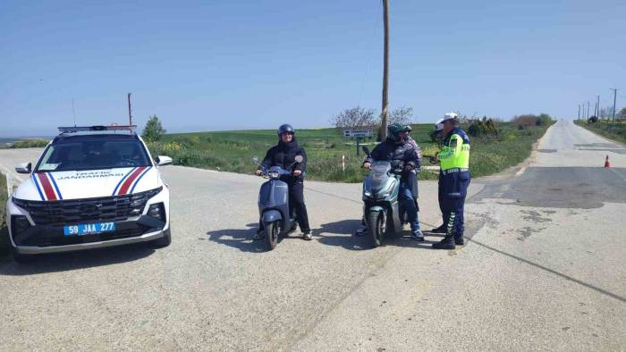 Jandarmadan Trafikte Sıkı Denetim: 460 Bin Tl Ceza Uygulandı
