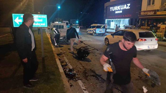 Alkollü Sürücü Kırmızı Işıkta Bekleyen Araçlara Çarptı: 2 Yaralı