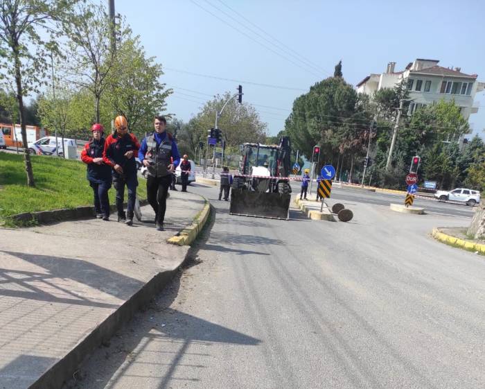 Altyapı Çalışmalarında Delinen Doğal Gaz Borusu Ekipleri Harekete Geçirdi