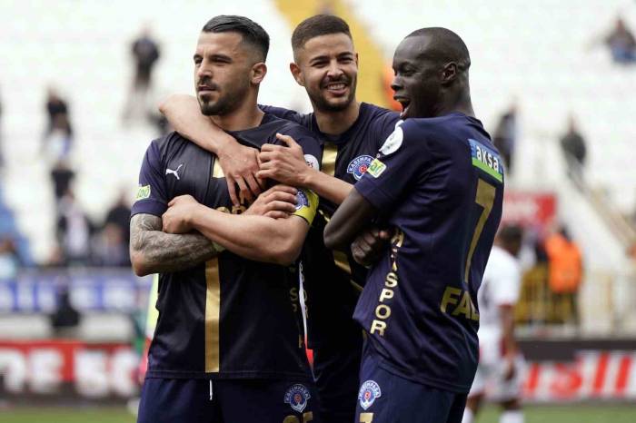Trendyol Süper Lig: Kasımpaşa: 3 - Sivasspor: 1 (Maç Sonucu)