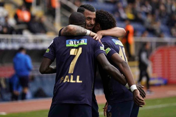 Trendyol Süper Lig: Kasımpaşa: 2 - Sivasspor: 0 (İlk Yarı)