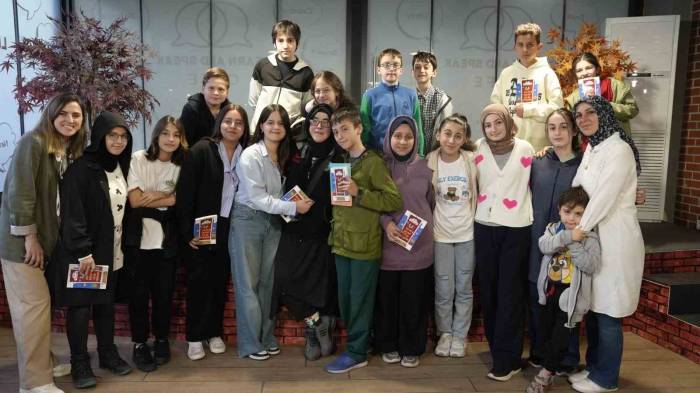 Mine Sota, Başiskeleli Minik Kitapseverlerle Buluştu