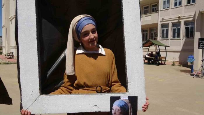 Batman’da Öğrenciler Atıklardan ’yürüyen Tablolar’ Yaptı