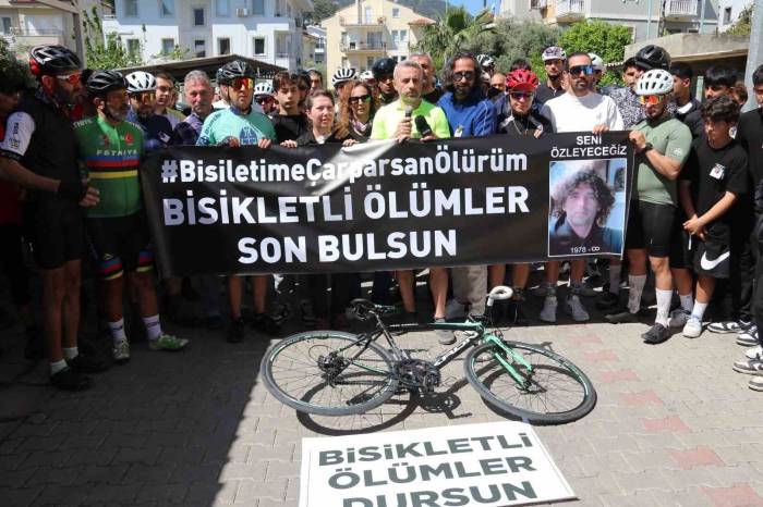 Fethiye’de Bisiklet Topluluğu Hayatını Kaybeden Alkan İçin Pedal Çevirdi