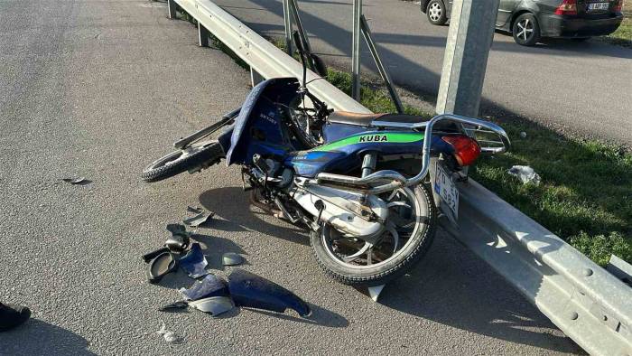 Karaman’da Motosiklet Otomobille Çarpıştı: 2 Yaralı